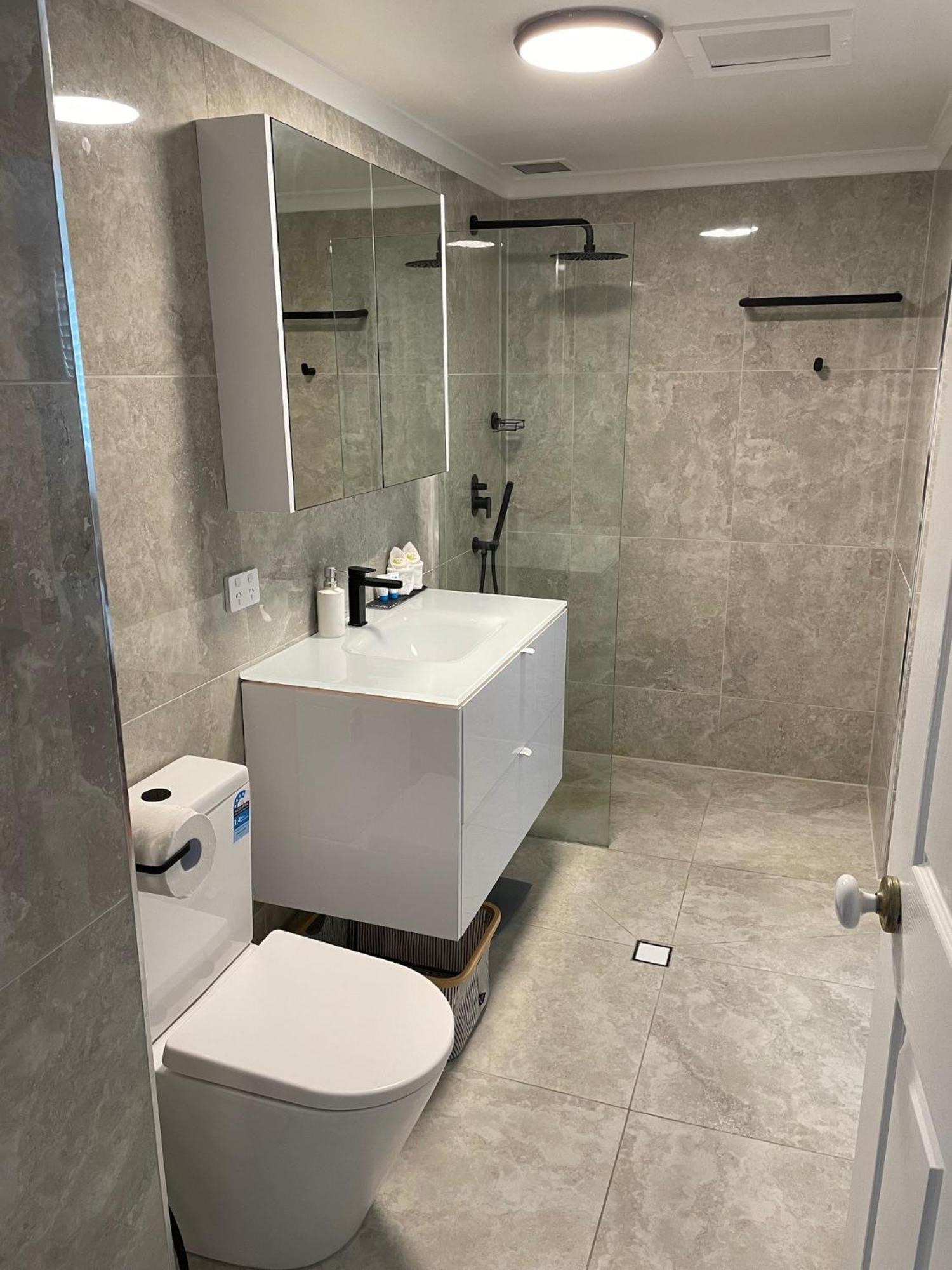 יורקיס נוב The York Beachfront Holiday Apartments מראה חיצוני תמונה